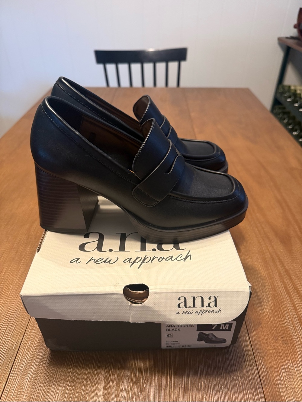 a.n.a Black Leather Platform Loafer with Chunky Heel Size 7M